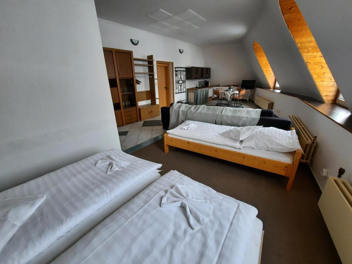 Hotel Koruna Jeseník Esterno foto