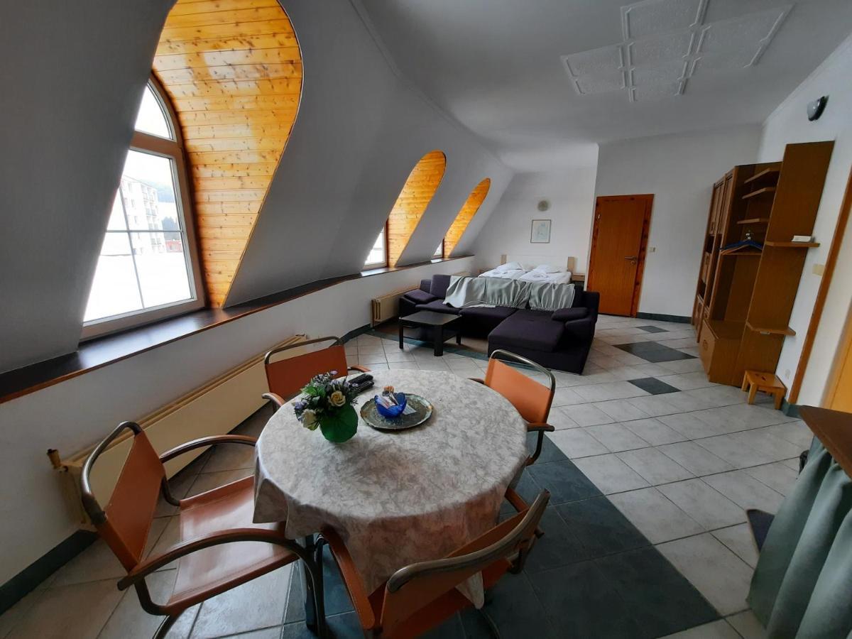 Hotel Koruna Jeseník Esterno foto