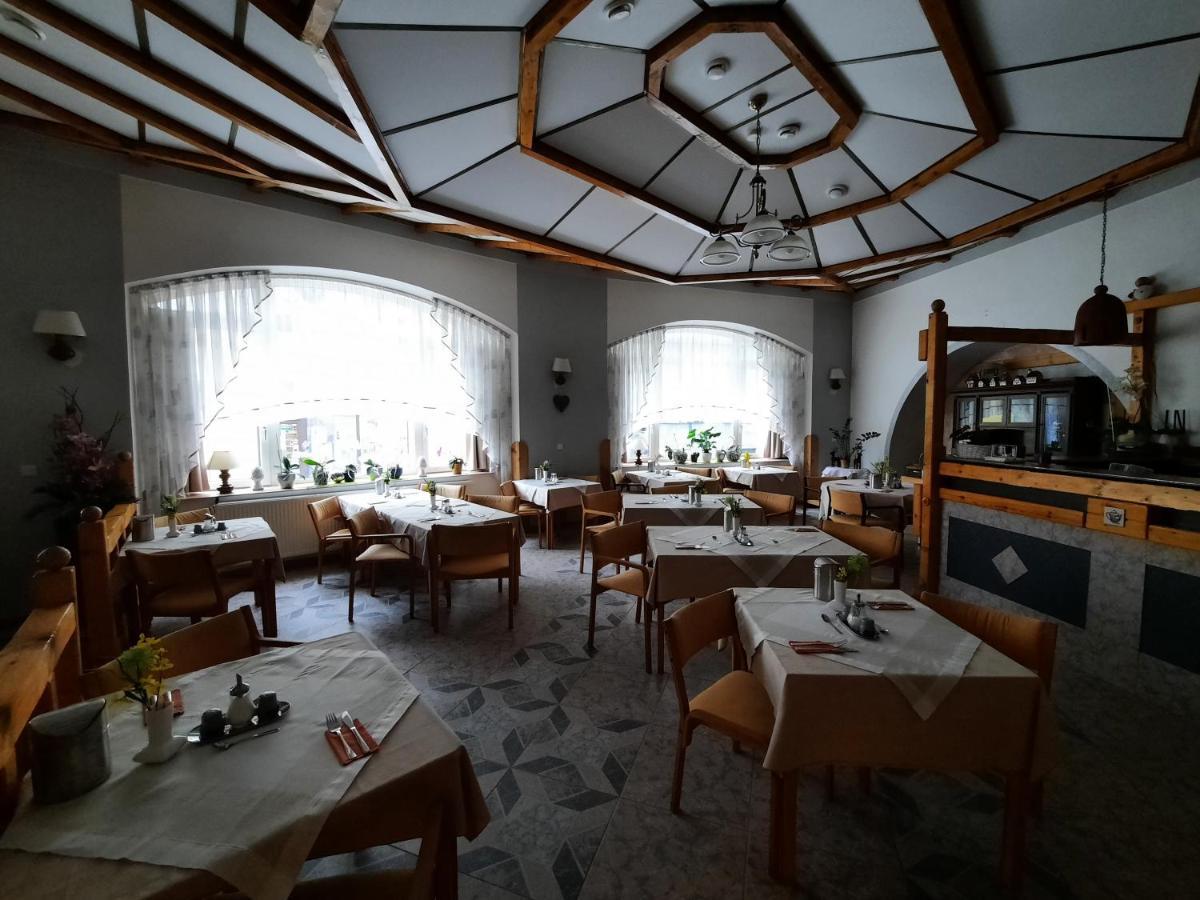 Hotel Koruna Jeseník Esterno foto